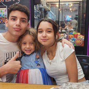 Meet your Posher, Yoandrysmary